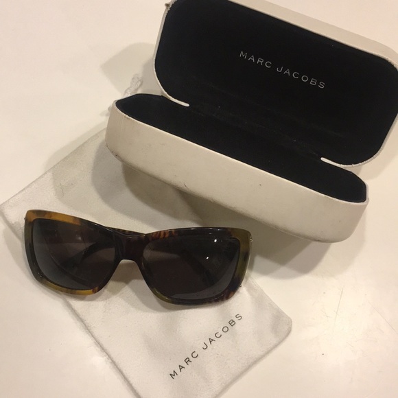Marc Jacobs Sunglasses main image 4